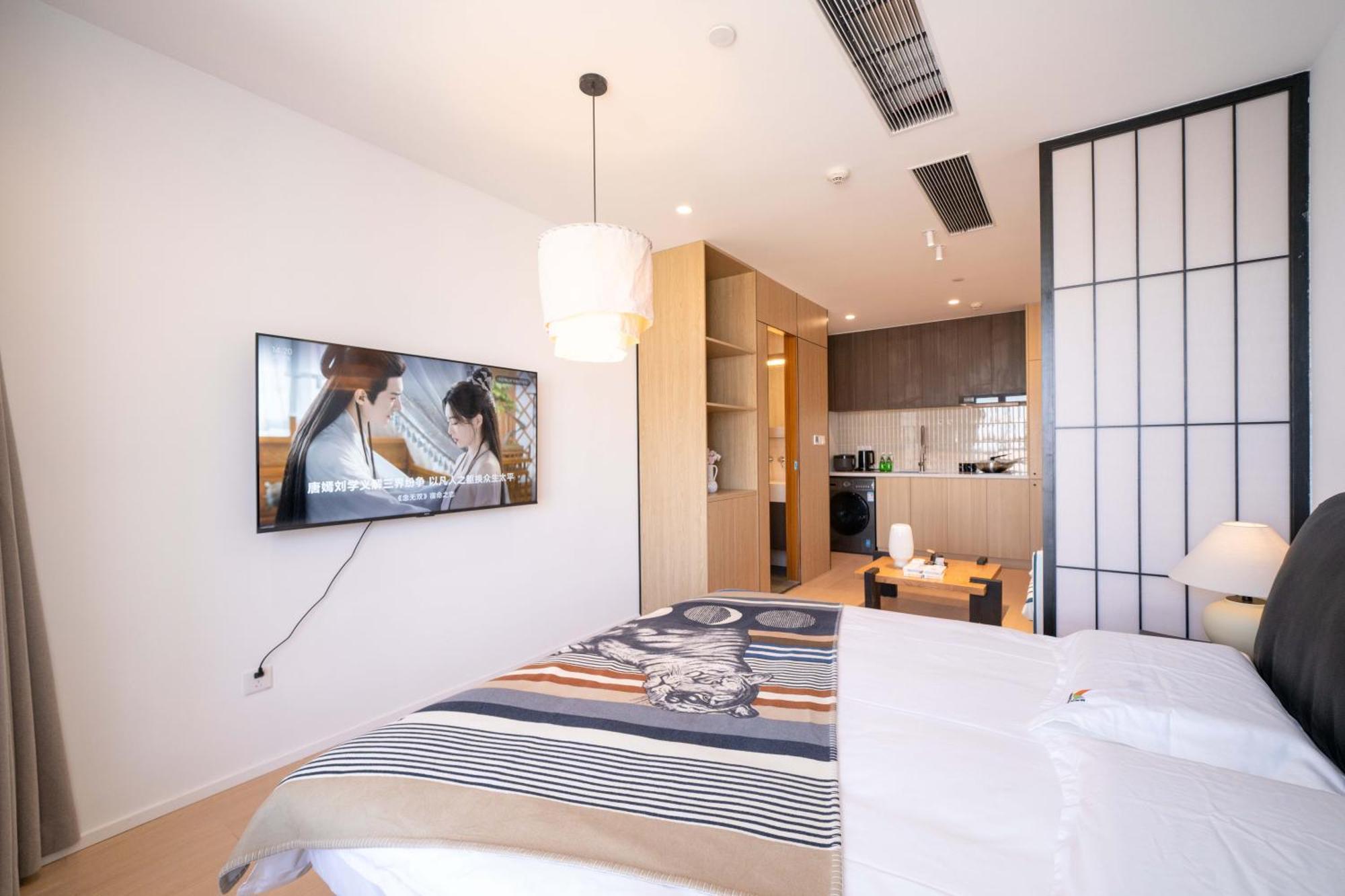 Tianzifang Sun And Moonlight View Two Bedrooms And Two Bathrooms *
