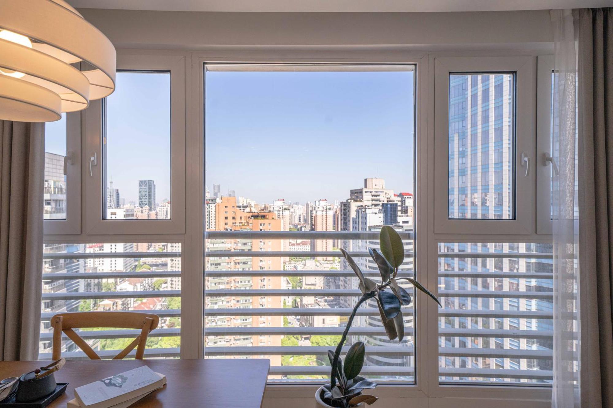 Tianzifang Sun And Moonlight View Two Bedrooms And Two Bathrooms Apartment