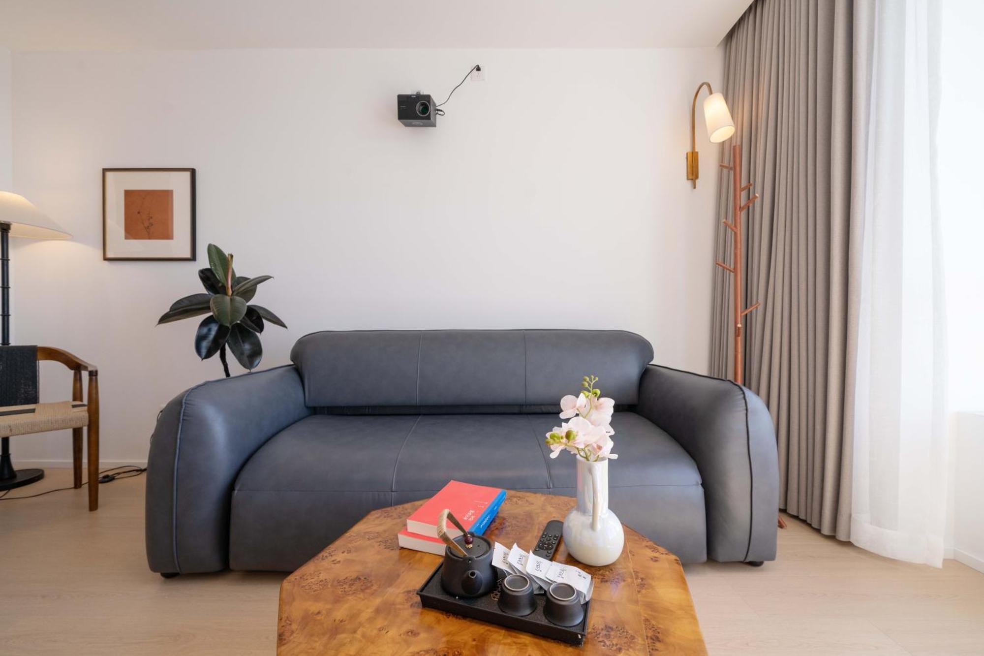 Tianzifang Sun And Moonlight View Two Bedrooms And Two Bathrooms Shanghai